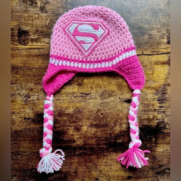 Superman | infant hand knit Superman hat. - Picture 1 of 8